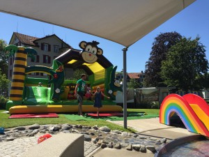 Hüpfburg Monkey Fun mieten | am Spielplatz 
