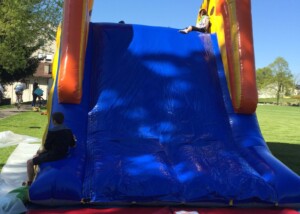 Jungle Fun Rutsche mieten Ostschweiz | blau gelbe grosse Rutsche
